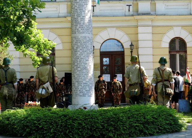 Emlékmenet a katonahősökért 2017 13